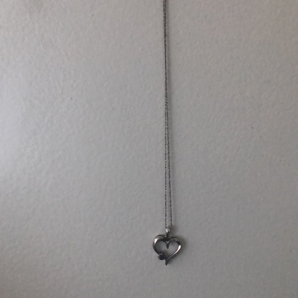Heart shaped necklace - Picture 2 of 3